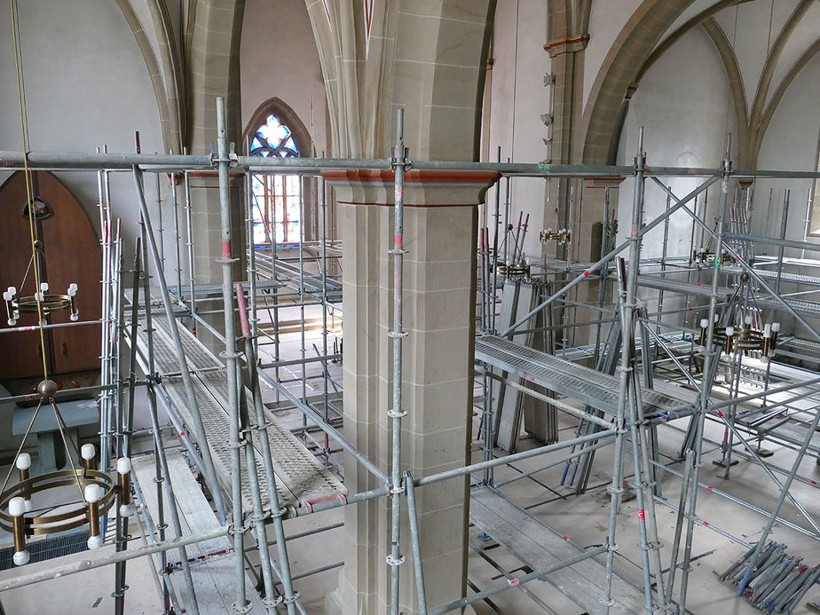 Einrüstung des Kircheninnenraumes (Foto: Karl-Franz Thiede)